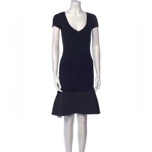 EMPORIO ARMANI
V-Neck Knee-Length Dress
Size: IT42
